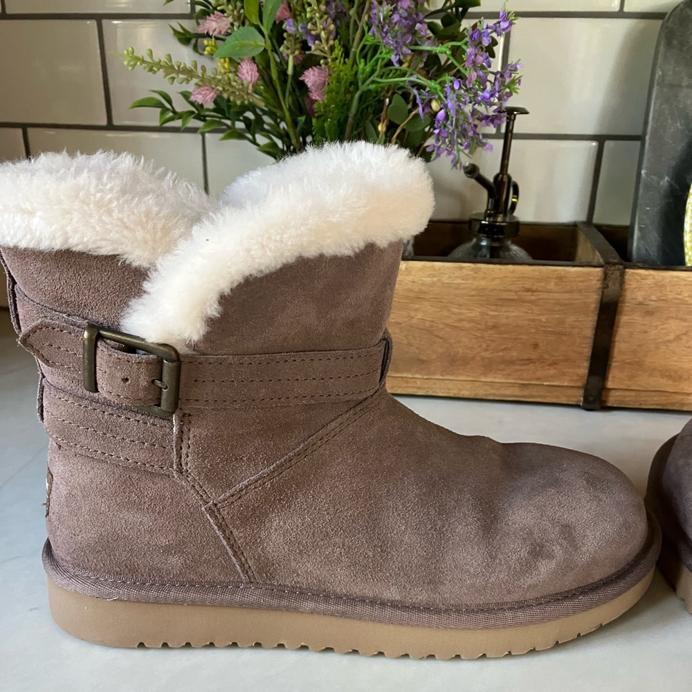 Koolaburra by UGG boots, size 6